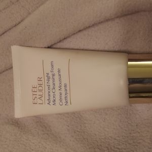 Estee Lauder Advanced Night Micro Cleansing foam